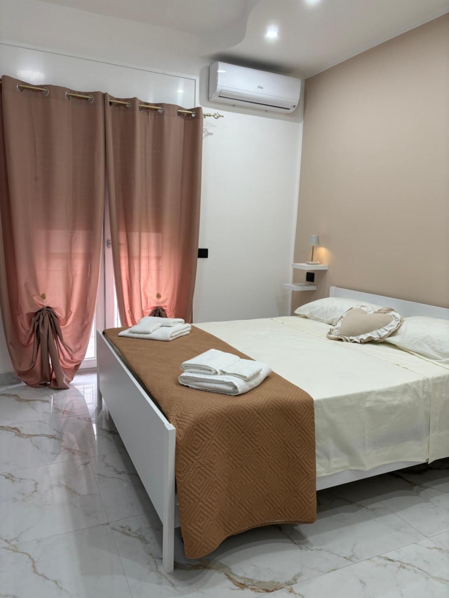 B&B A Un Passo Dal Mare Crotone Exterior foto