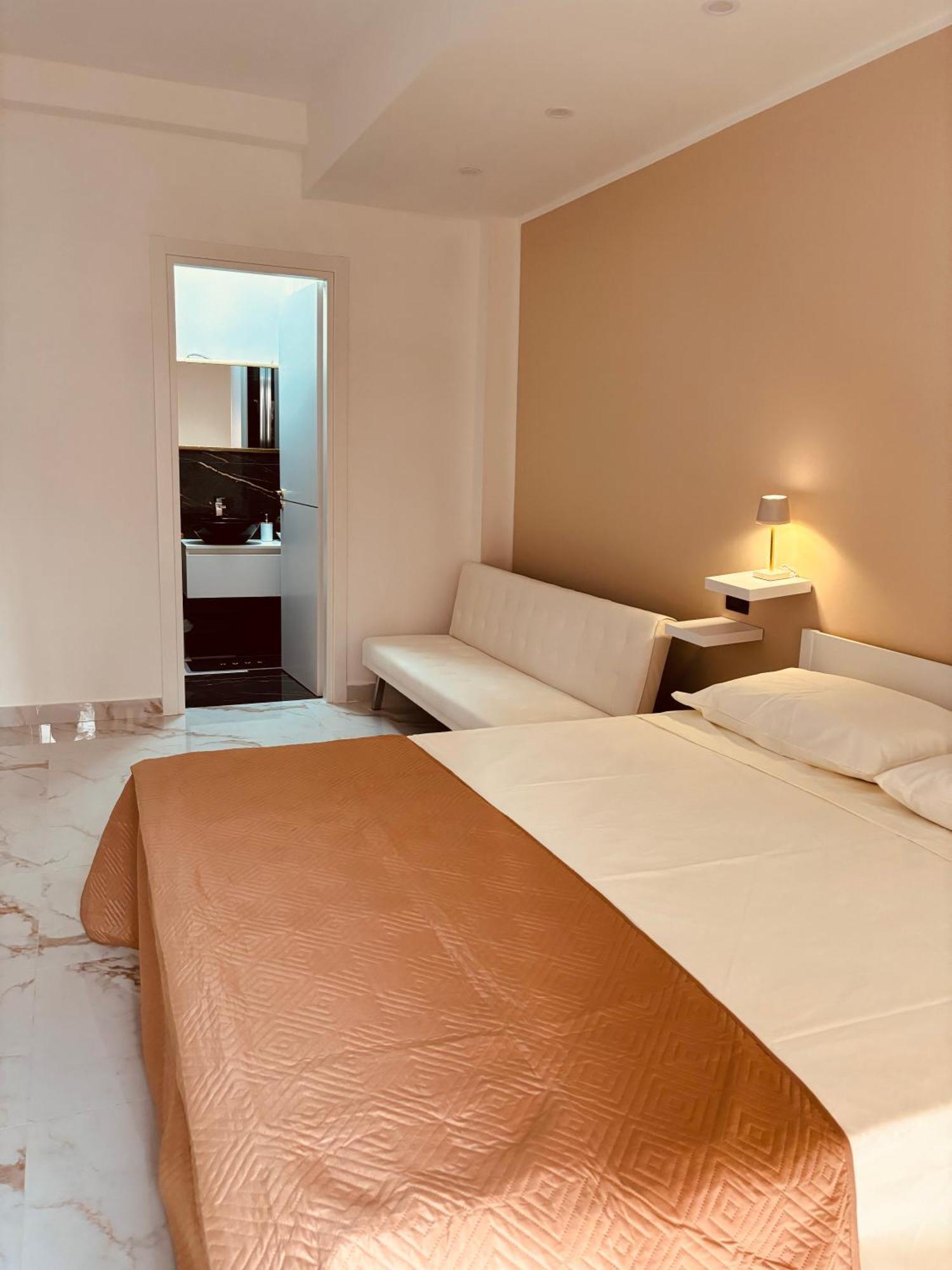 B&B A Un Passo Dal Mare Crotone Exterior foto