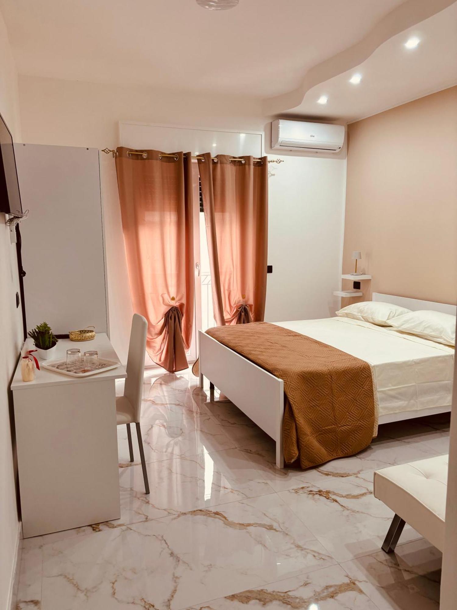 B&B A Un Passo Dal Mare Crotone Exterior foto