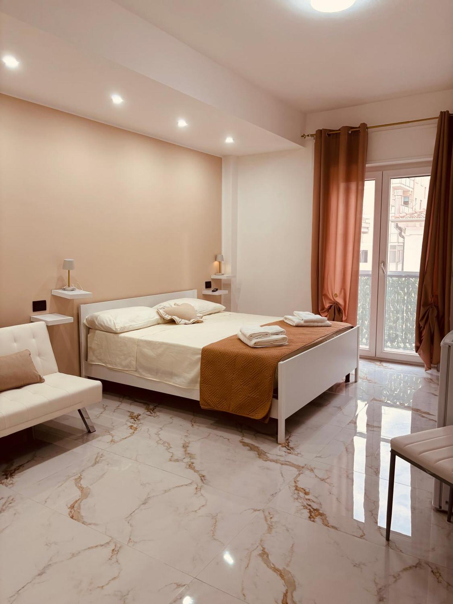 B&B A Un Passo Dal Mare Crotone Exterior foto