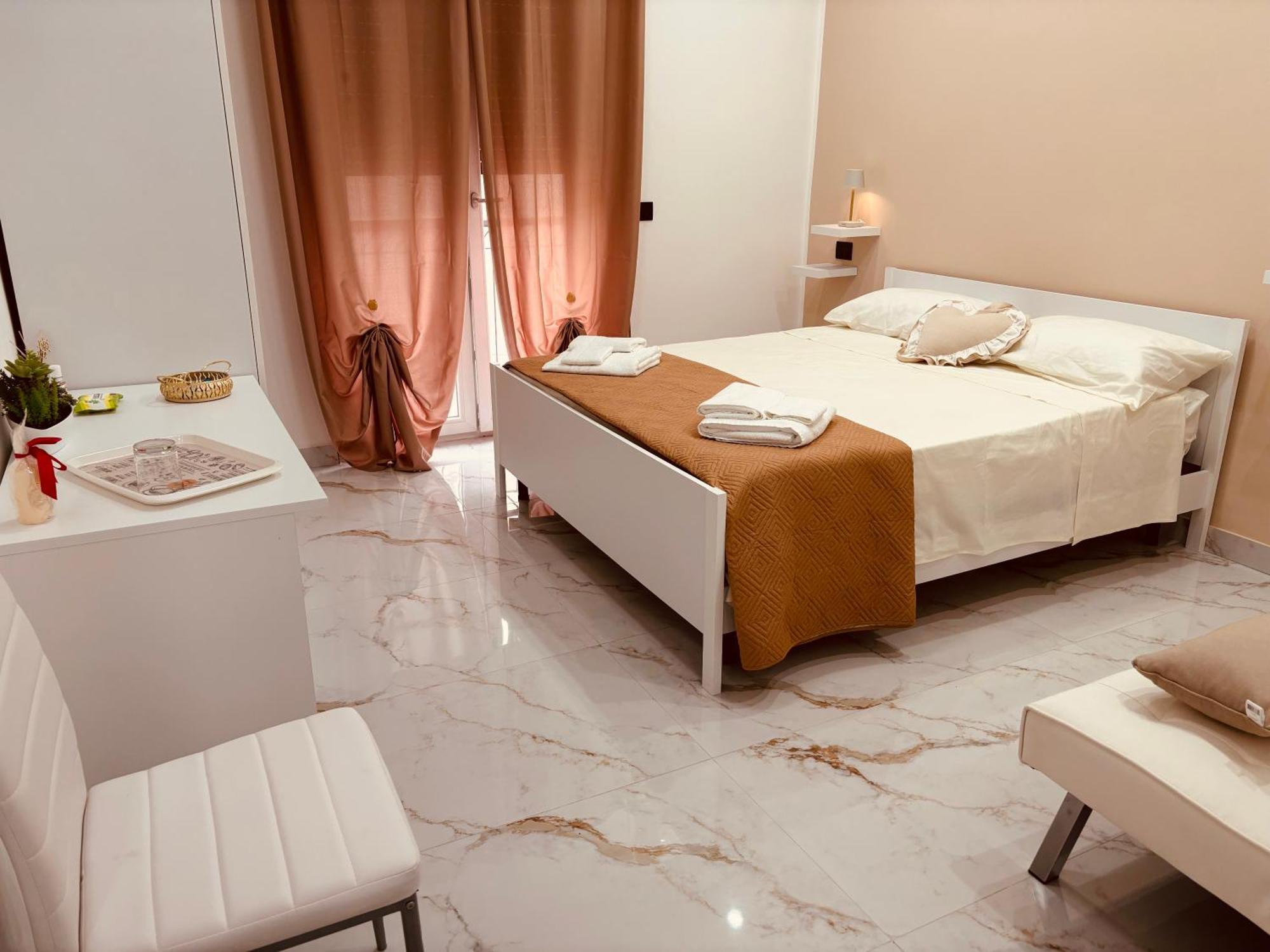 B&B A Un Passo Dal Mare Crotone Exterior foto